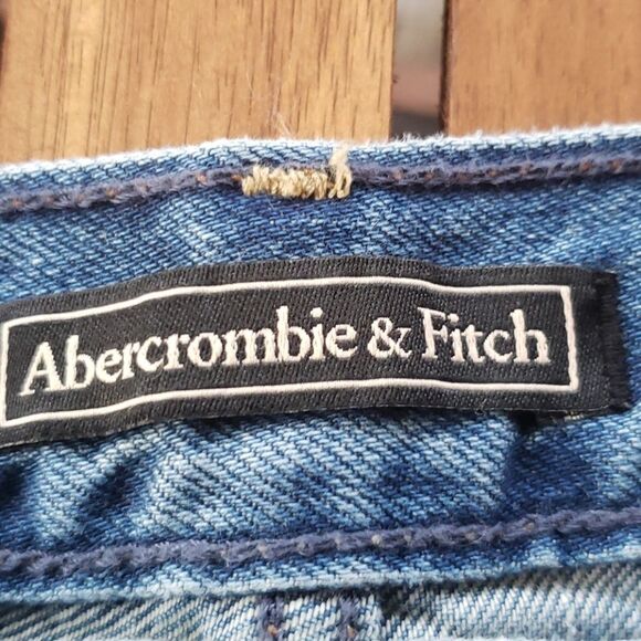 💖Abercrombie & Fitch Distressed Jean Shorts - Picture 3 of 7
